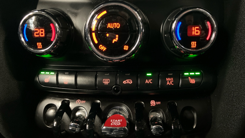 MINI Hatchback 1.5 Cooper Classic II 3dr Petrol Hatchback